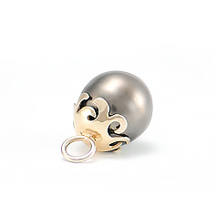 Schwarze Perle mit Gold